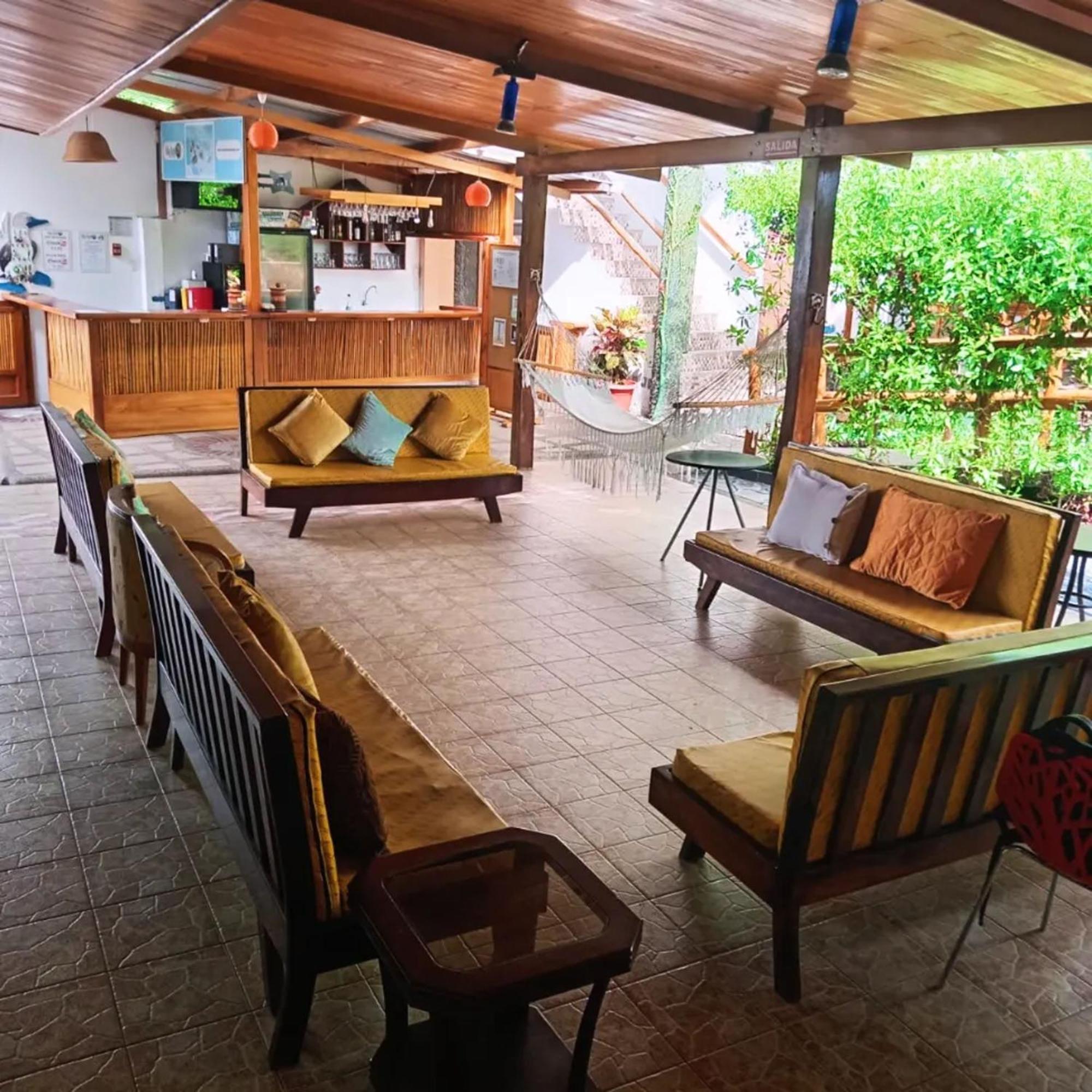 Isla Azul Hotel Puerto Ayora  Buitenkant foto