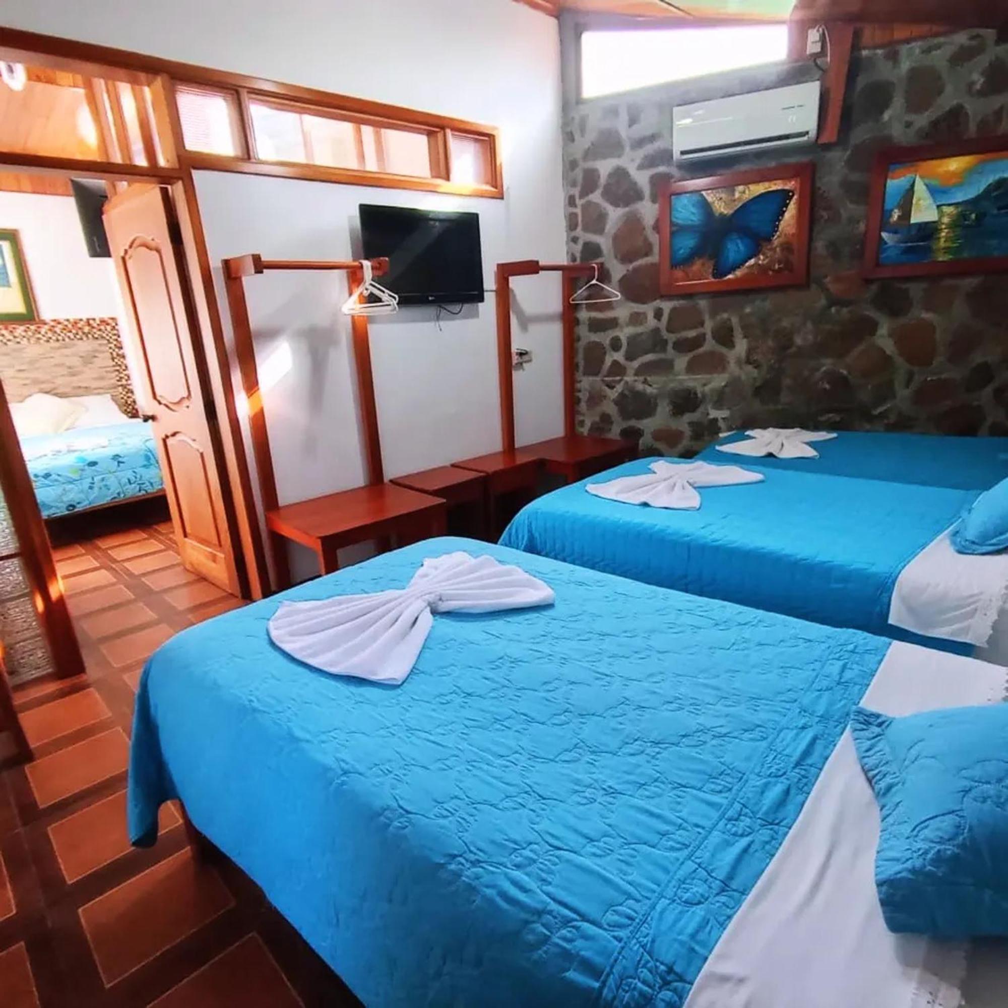 Isla Azul Hotel Puerto Ayora  Buitenkant foto