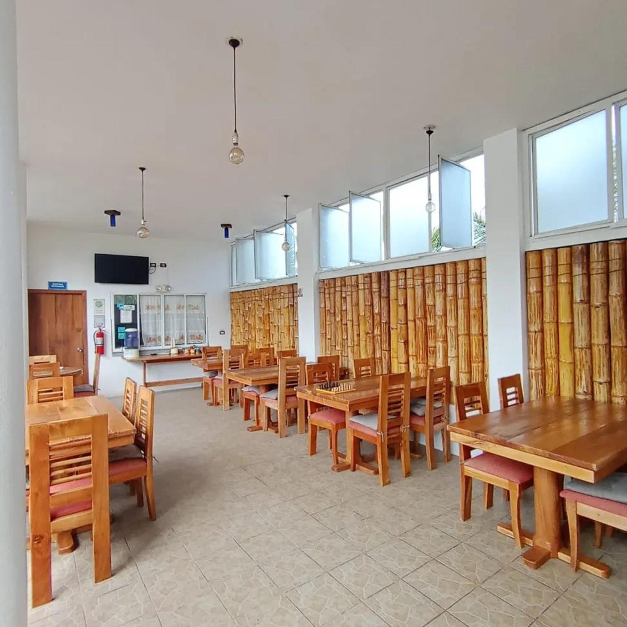 Isla Azul Hotel Puerto Ayora  Buitenkant foto